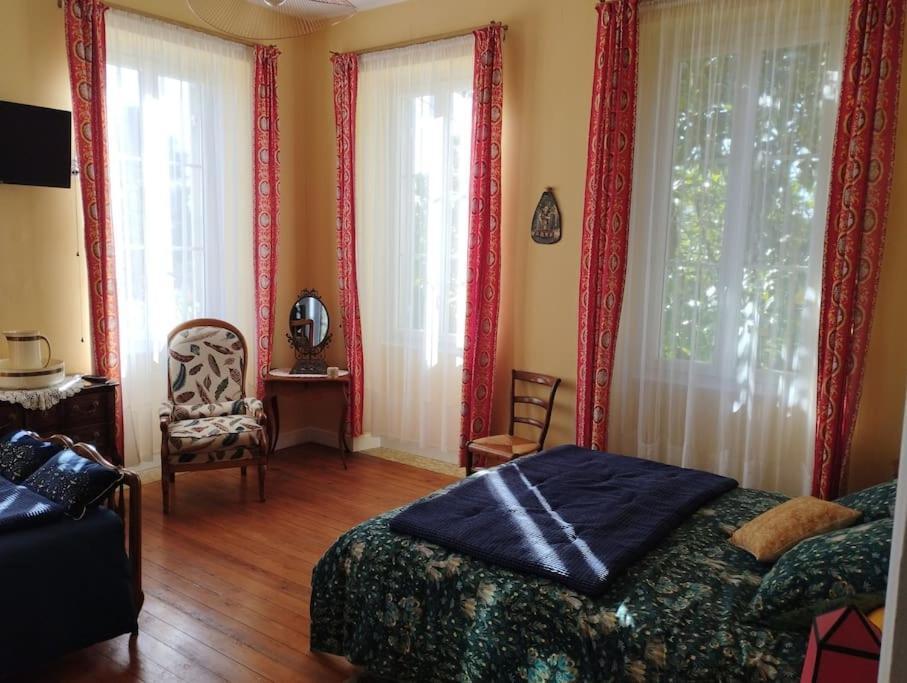 Gite La Burthe Monprimblanc Dış mekan fotoğraf